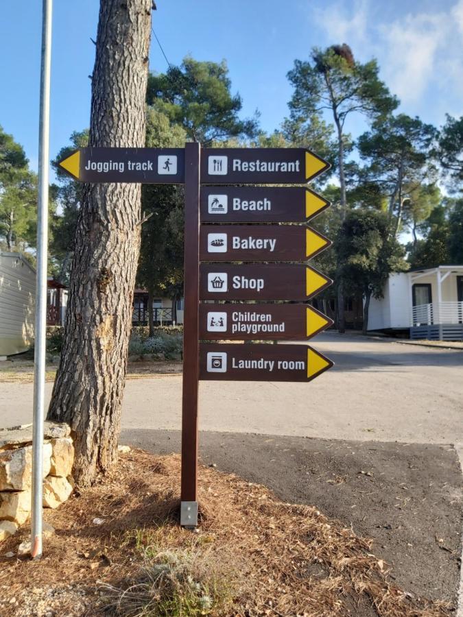 Mobile Home Sole Biograd Na Moru Bagian luar foto