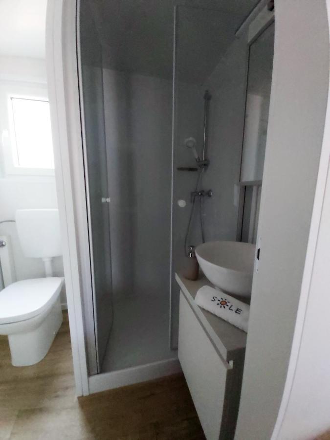 Mobile Home Sole Biograd Na Moru Bagian luar foto