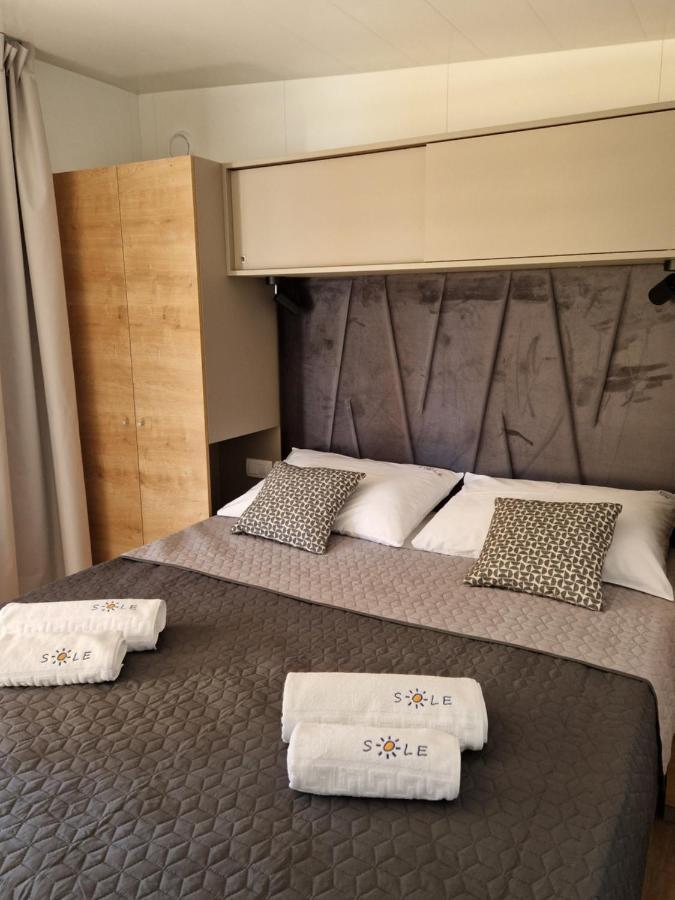 Mobile Home Sole Biograd Na Moru Bagian luar foto